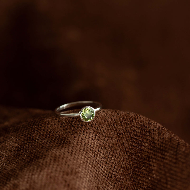 Zoe & Morgan Mon Petit Ring - Sterling Silver & Peridot