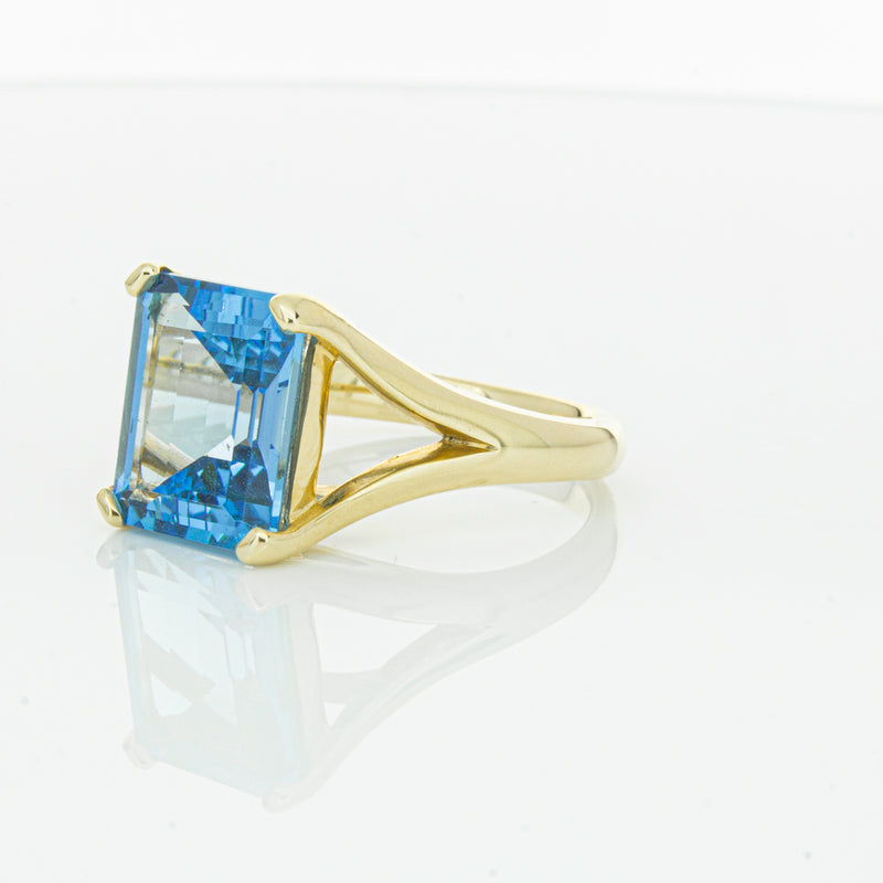 14ct Yellow Gold Blue Topaz Verona Ring-Ring-Walker & Hall
