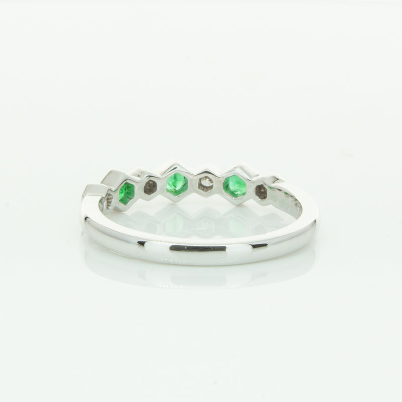 18ct White Gold Emerald & Diamond Deco Band-Ring-Walker & Hall